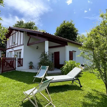 Nyaraló Hartzurienea Anhaux
